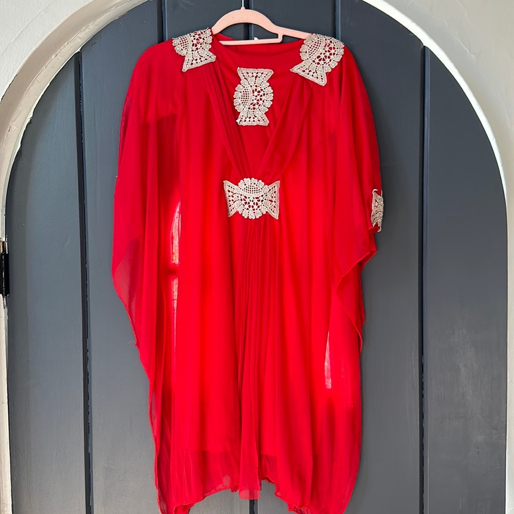 Red kaftan size 36